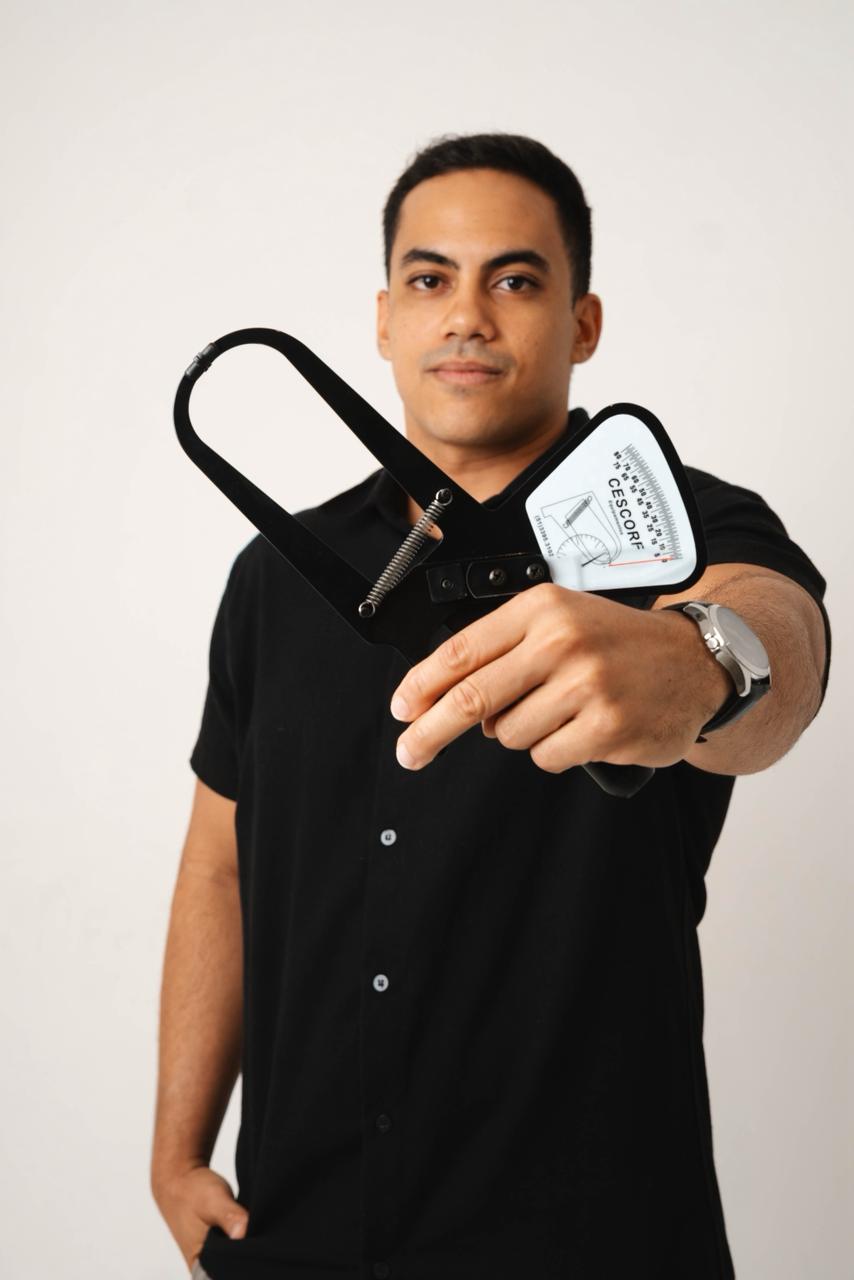 Vinícius Almeida em atendimento